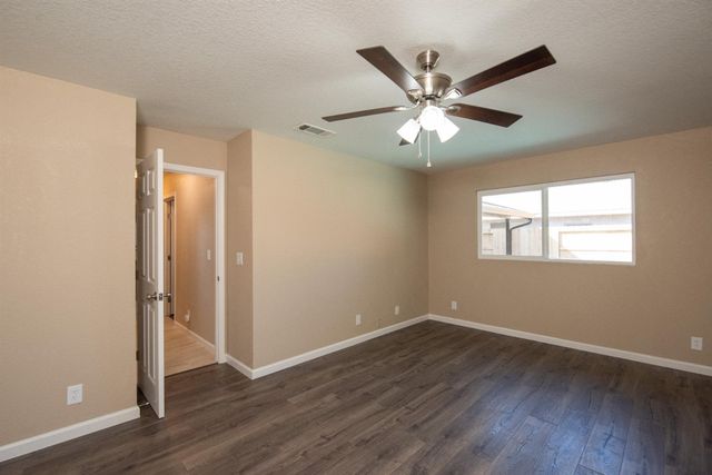 1621 Davis St, Ripon, CA 95366