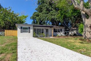 10932 VILLAGE GREEN AVENUE, Seminole, FL 33772