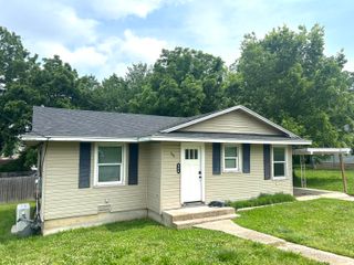 506 East Benton Avenue, Ava, MO 65608