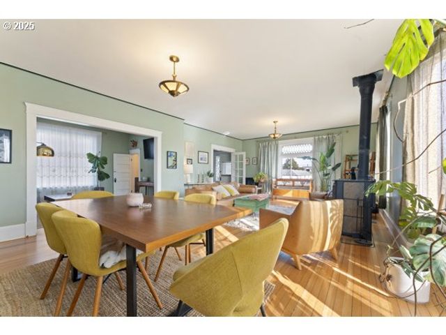 1508 UNION Ave, North Bend, OR 97459