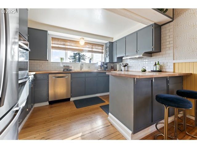 1508 UNION Ave, North Bend, OR 97459