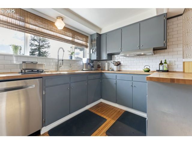 1508 UNION Ave, North Bend, OR 97459