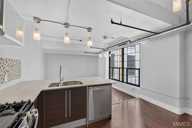 4100 Forest Park Avenue 525, St Louis, MO 63108