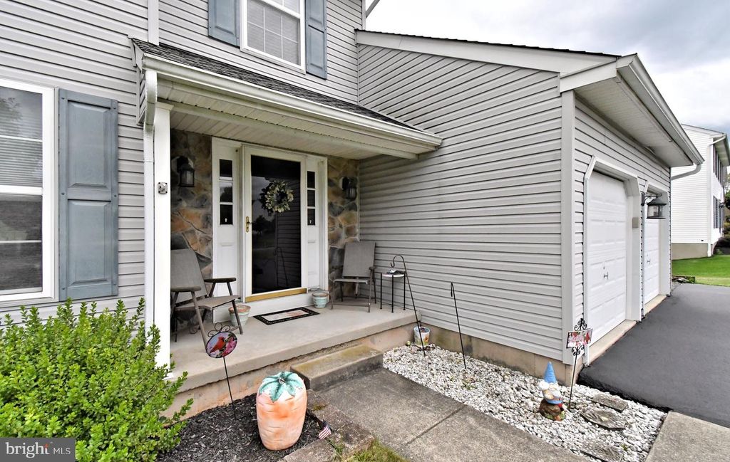 330 BARTMAN AVE, GILBERTSVILLE, PA 19525 — photo 4