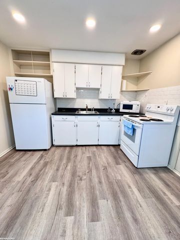 21527 Bon Heur Street, St Clair Shores, MI 48081