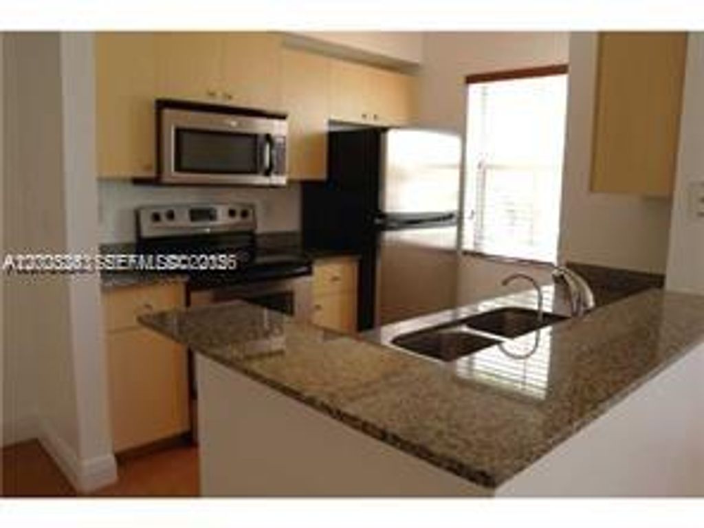 2586 Centergate Dr 207, Miramar, FL 33025