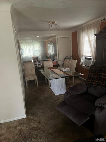 8362 Braddock Drive, University City, MO 63132