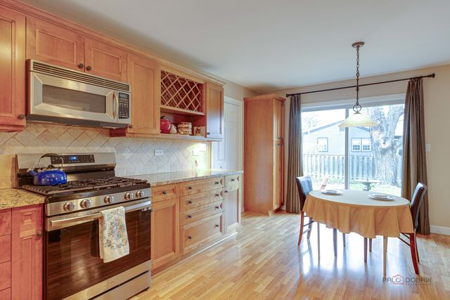 441 Arbor Gate Lane, Buffalo Grove, IL 60089