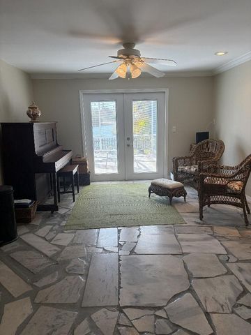 408 LAKEVIEW DRIVE, Oldsmar, FL 34677