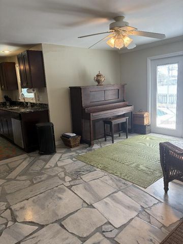 408 LAKEVIEW DRIVE, Oldsmar, FL 34677