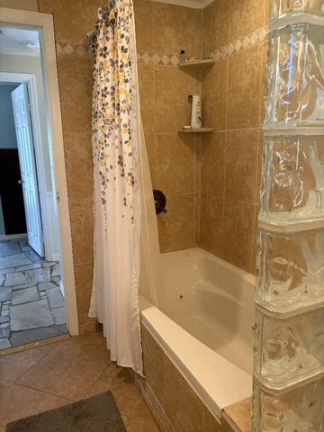 408 LAKEVIEW DRIVE, Oldsmar, FL 34677