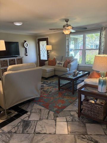 408 LAKEVIEW DRIVE, Oldsmar, FL 34677