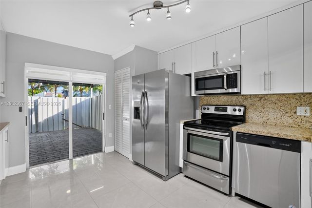 7085 NW 173rd Drive 403, Hialeah, FL 33015