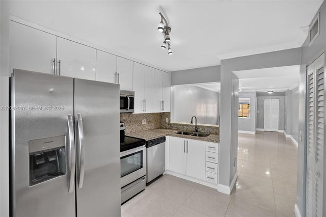 7085 NW 173rd Drive 403, Hialeah, FL 33015