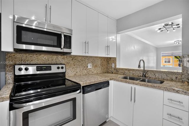 7085 NW 173rd Drive 403, Hialeah, FL 33015
