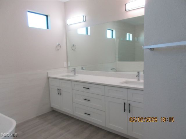 208 NW 6th ST, Cape Coral, FL 33993