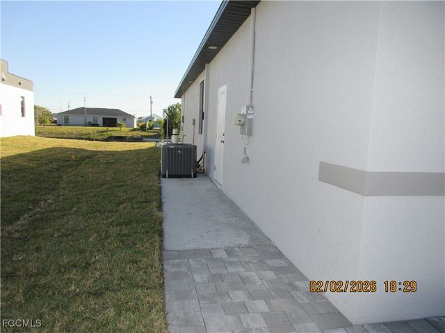 208 NW 6th ST, Cape Coral, FL 33993
