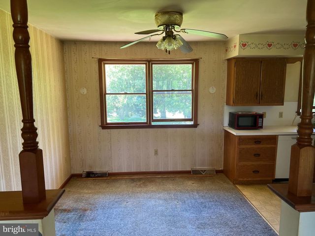 246 WATERWAY RD, Oxford, PA 19363