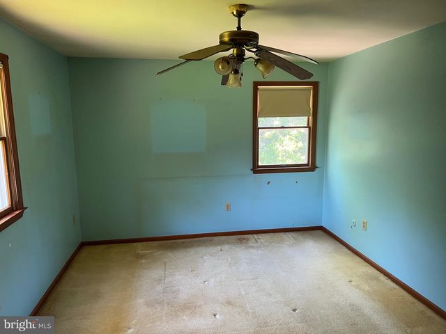 246 WATERWAY RD, Oxford, PA 19363