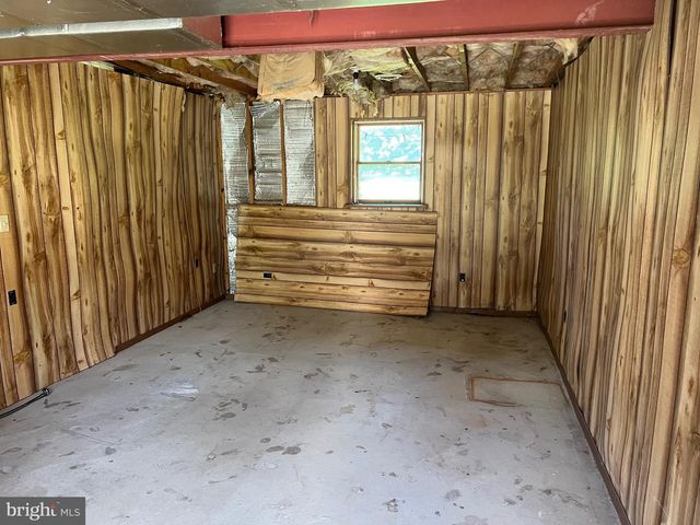 246 WATERWAY RD, Oxford, PA 19363