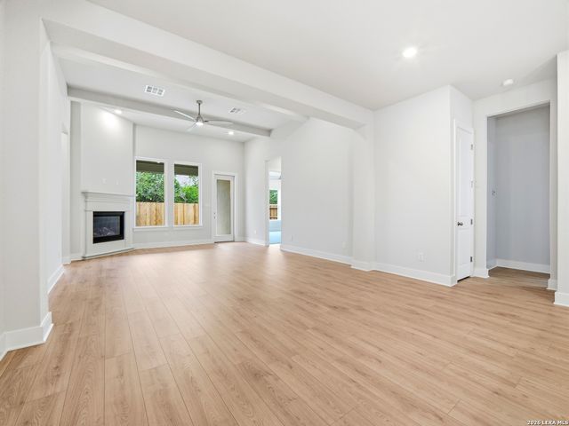 157 Allin Oaks, Universal City, TX 78148