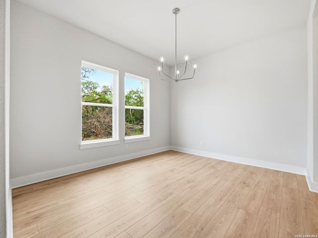 157 Allin Oaks, Universal City, TX 78148