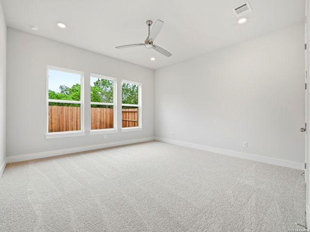 157 Allin Oaks, Universal City, TX 78148