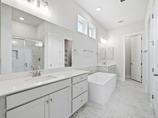 157 Allin Oaks, Universal City, TX 78148