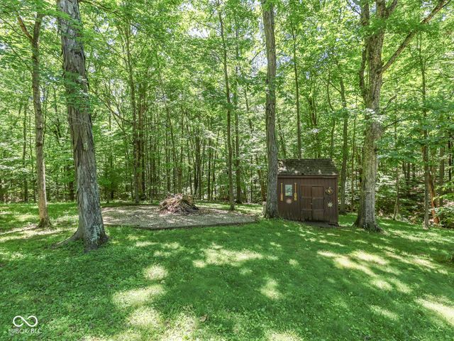 8194 Center Lake Road, Nineveh, IN 46164