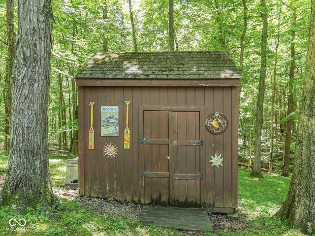 8194 Center Lake Road, Nineveh, IN 46164