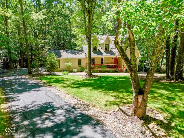 8194 Center Lake Road, Nineveh, IN 46164