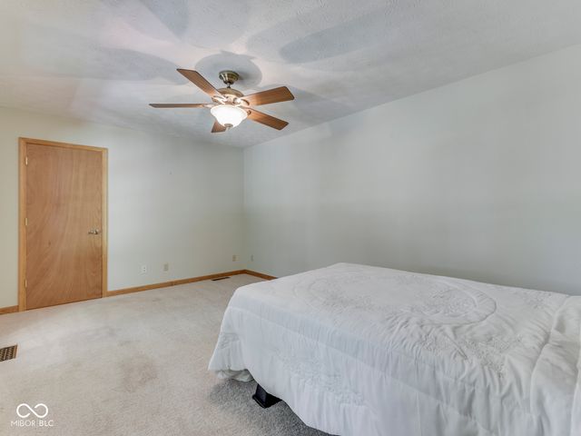 8194 Center Lake Road, Nineveh, IN 46164