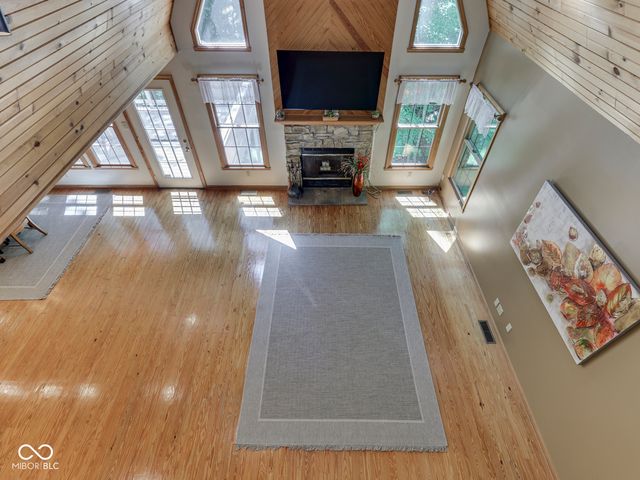 8194 Center Lake Road, Nineveh, IN 46164