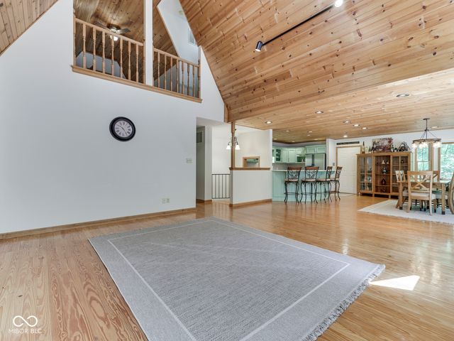 8194 Center Lake Road, Nineveh, IN 46164