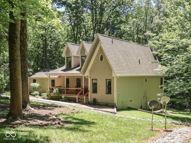 8194 Center Lake Road, Nineveh, IN 46164