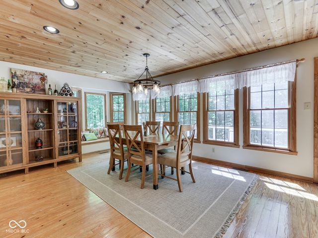 8194 Center Lake Road, Nineveh, IN 46164
