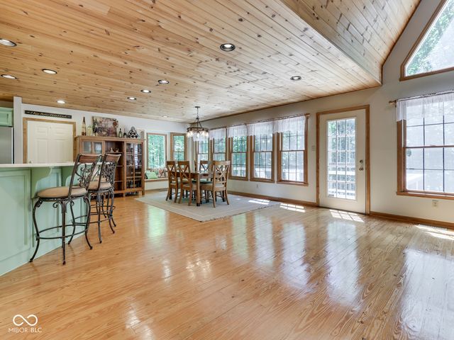 8194 Center Lake Road, Nineveh, IN 46164