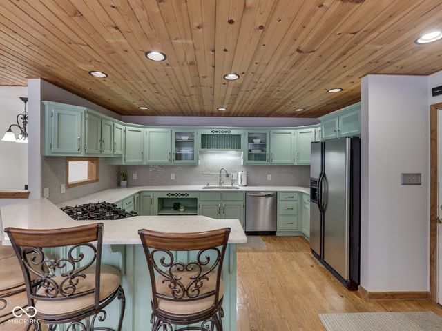 8194 Center Lake Road, Nineveh, IN 46164
