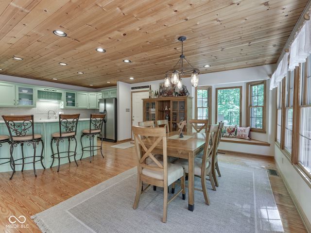 8194 Center Lake Road, Nineveh, IN 46164