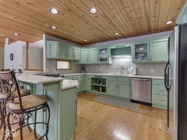 8194 Center Lake Road, Nineveh, IN 46164