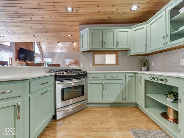 8194 Center Lake Road, Nineveh, IN 46164