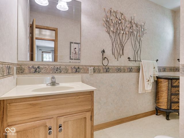 8194 Center Lake Road, Nineveh, IN 46164