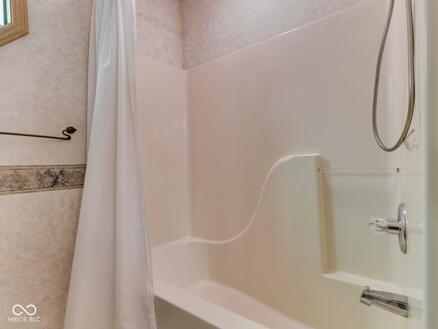 8194 Center Lake Road, Nineveh, IN 46164