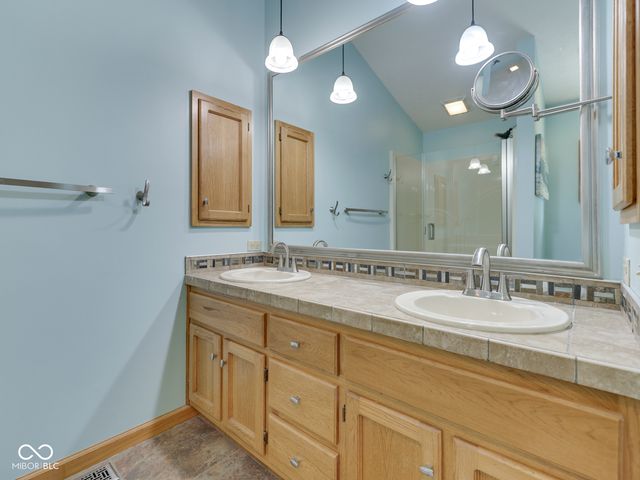 8194 Center Lake Road, Nineveh, IN 46164