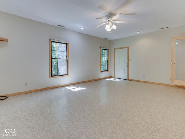 8194 Center Lake Road, Nineveh, IN 46164