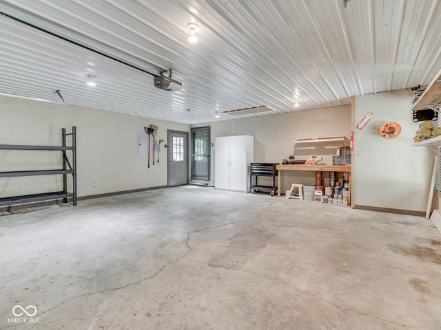 8194 Center Lake Road, Nineveh, IN 46164