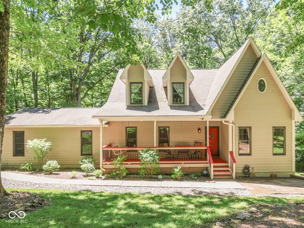 8194 Center Lake Road, Nineveh, IN 46164