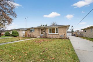 2211 26th AVENUE, Kenosha, WI 53140