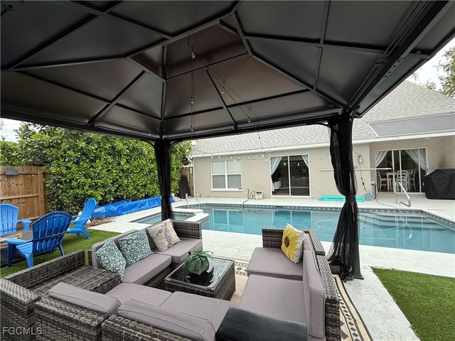 15009 Cloverdale DR, Fort Myers, FL 33919