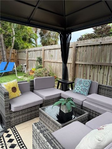 15009 Cloverdale DR, Fort Myers, FL 33919